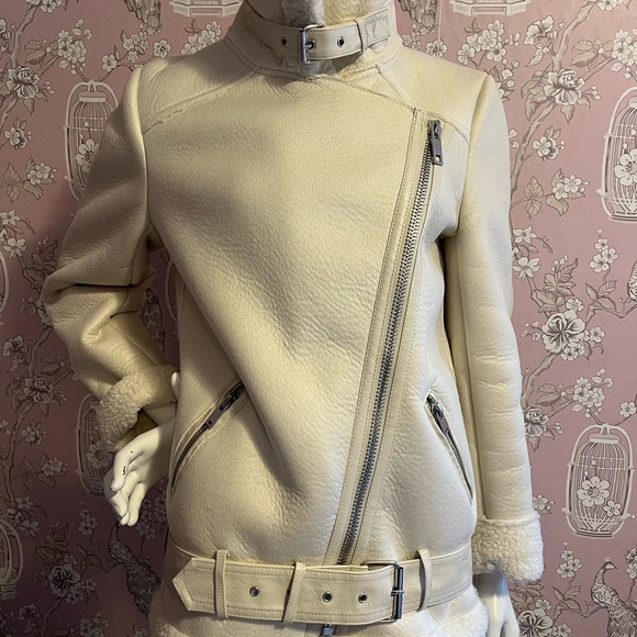 NWOT Zara winter white fur lined biker jacket. - Picture 3 of 11